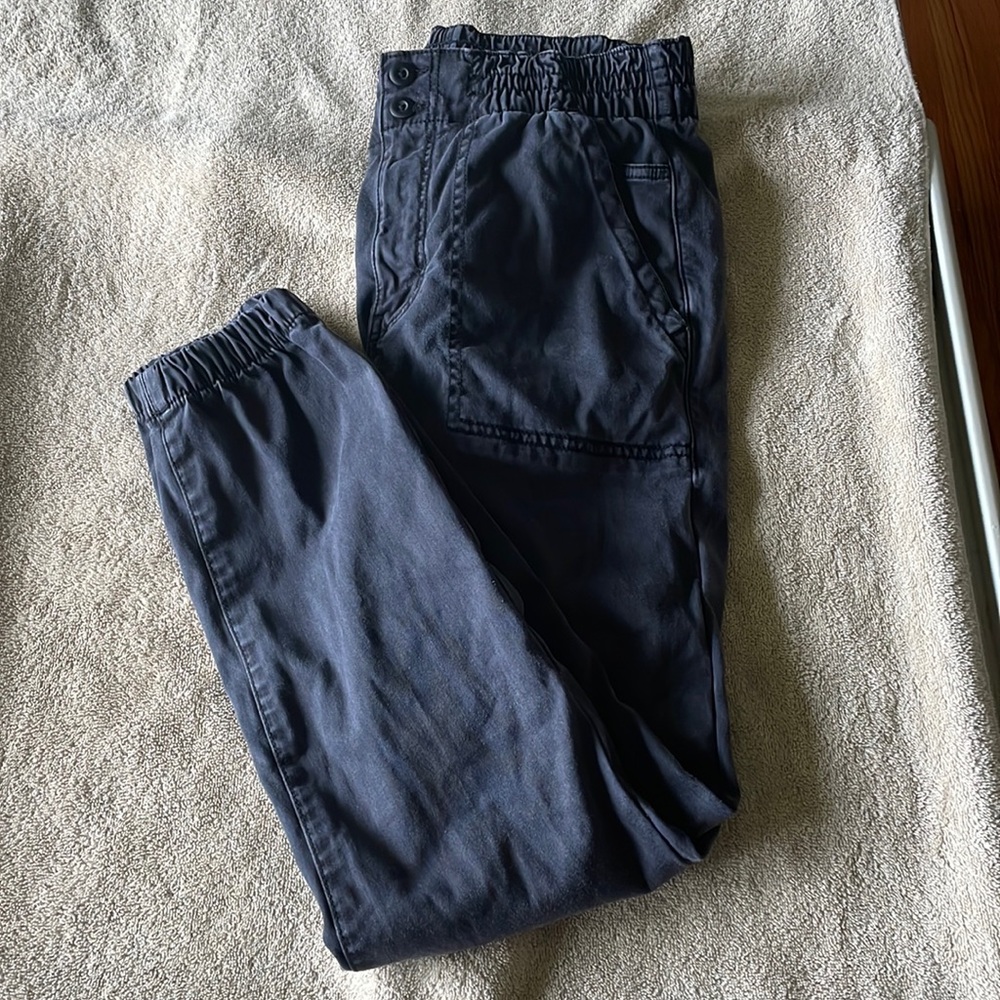 American Eagle women’s pant, size 12 regular fit.